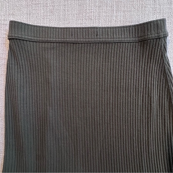 ABERCROMBIE AND FITCH Olive Midi Ribbed Skirt Long Side Slit Pencil Sleek Wmn S - Picture 8 of 14